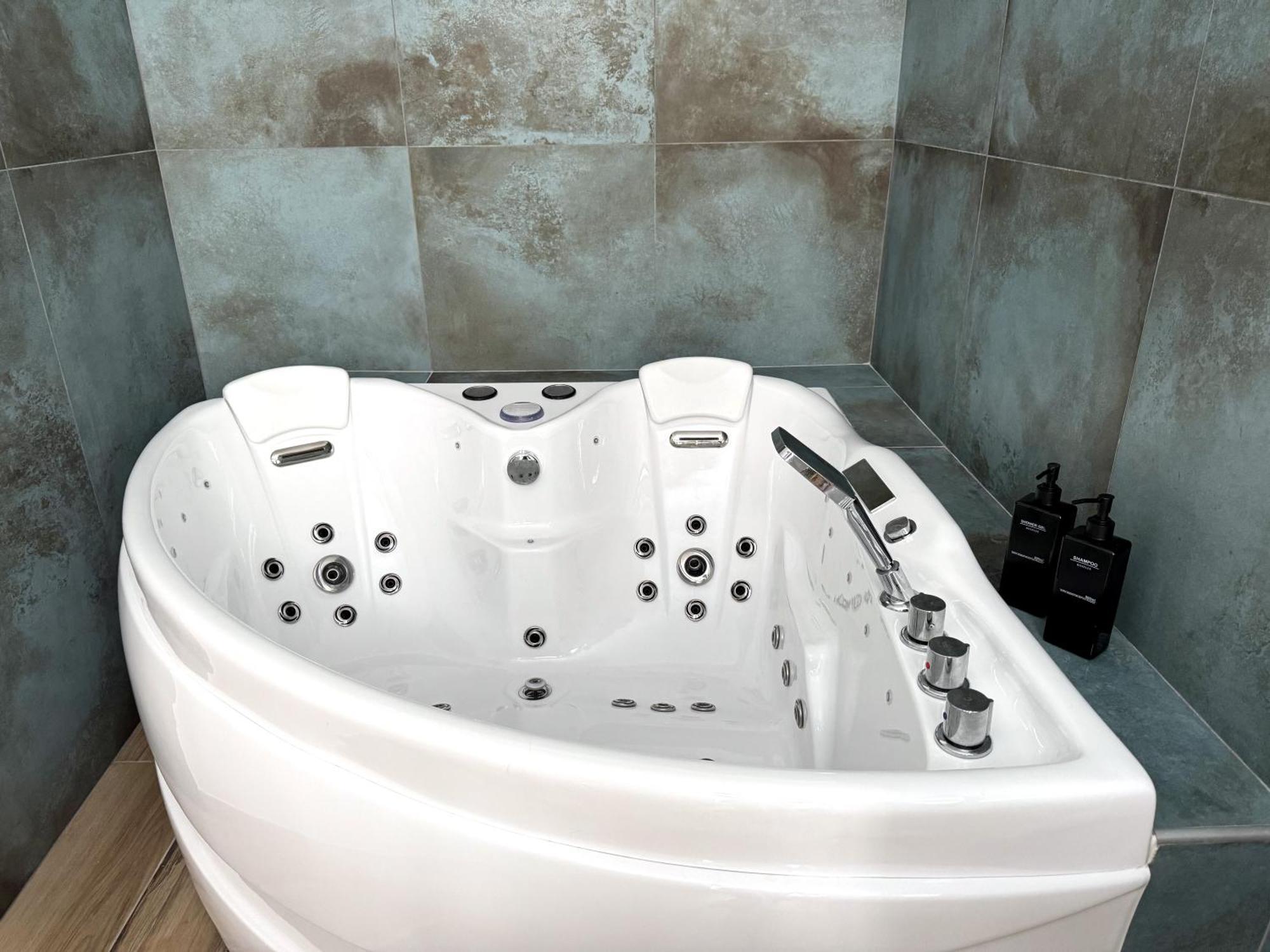 Marais Appartement 2 Chambres 2 Salles De Bain - Spa Jacuzzi ! París Exterior foto